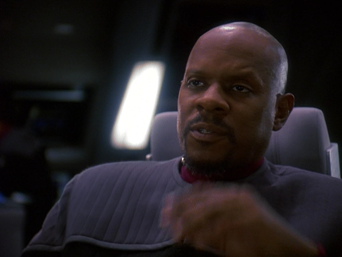 extant_StarTrek_DS9_5x13-ForTheUniform_02557.jpg