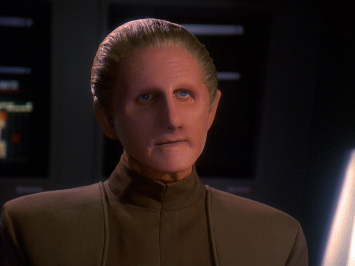 extant_StarTrek_DS9_5x13-ForTheUniform_02561.jpg