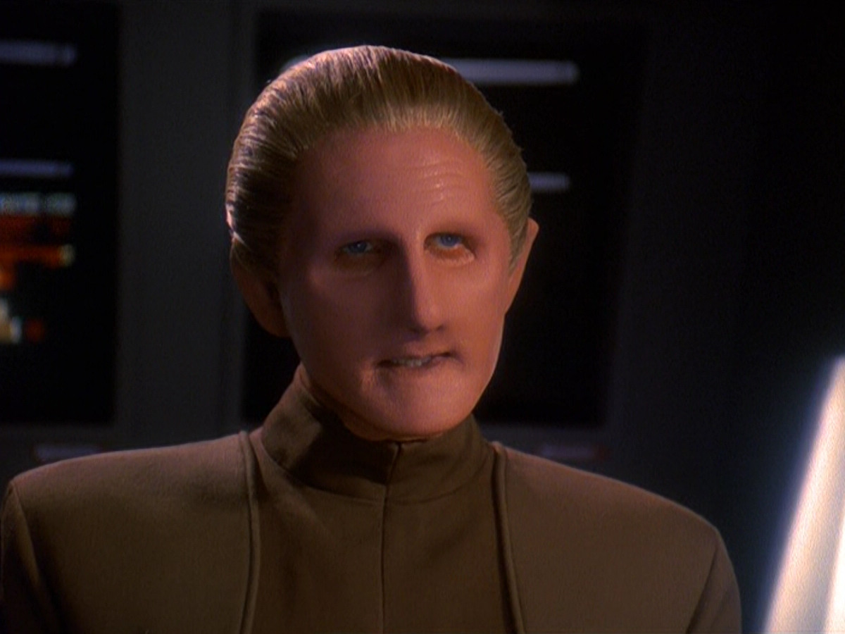 extant_StarTrek_DS9_5x13-ForTheUniform_02575.jpg