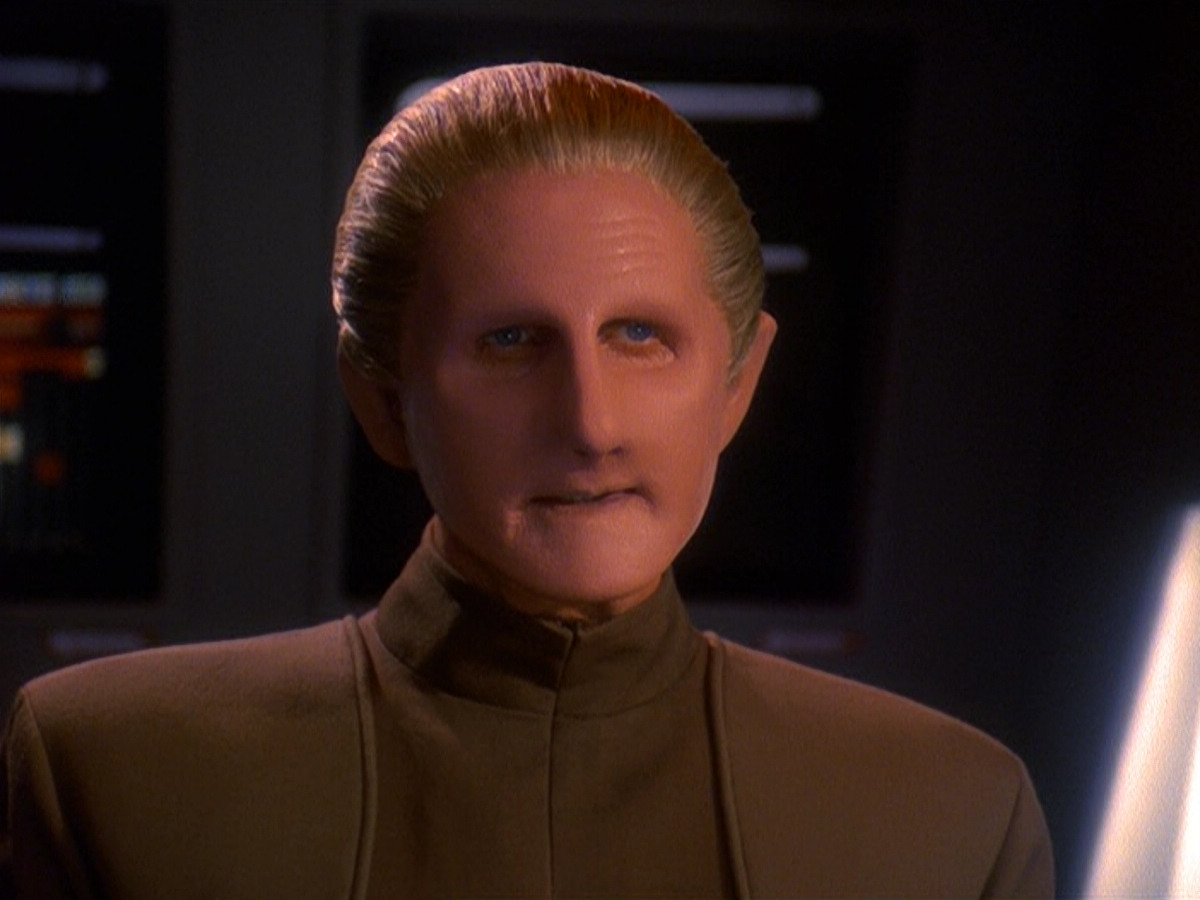 extant_StarTrek_DS9_5x13-ForTheUniform_02578.jpg