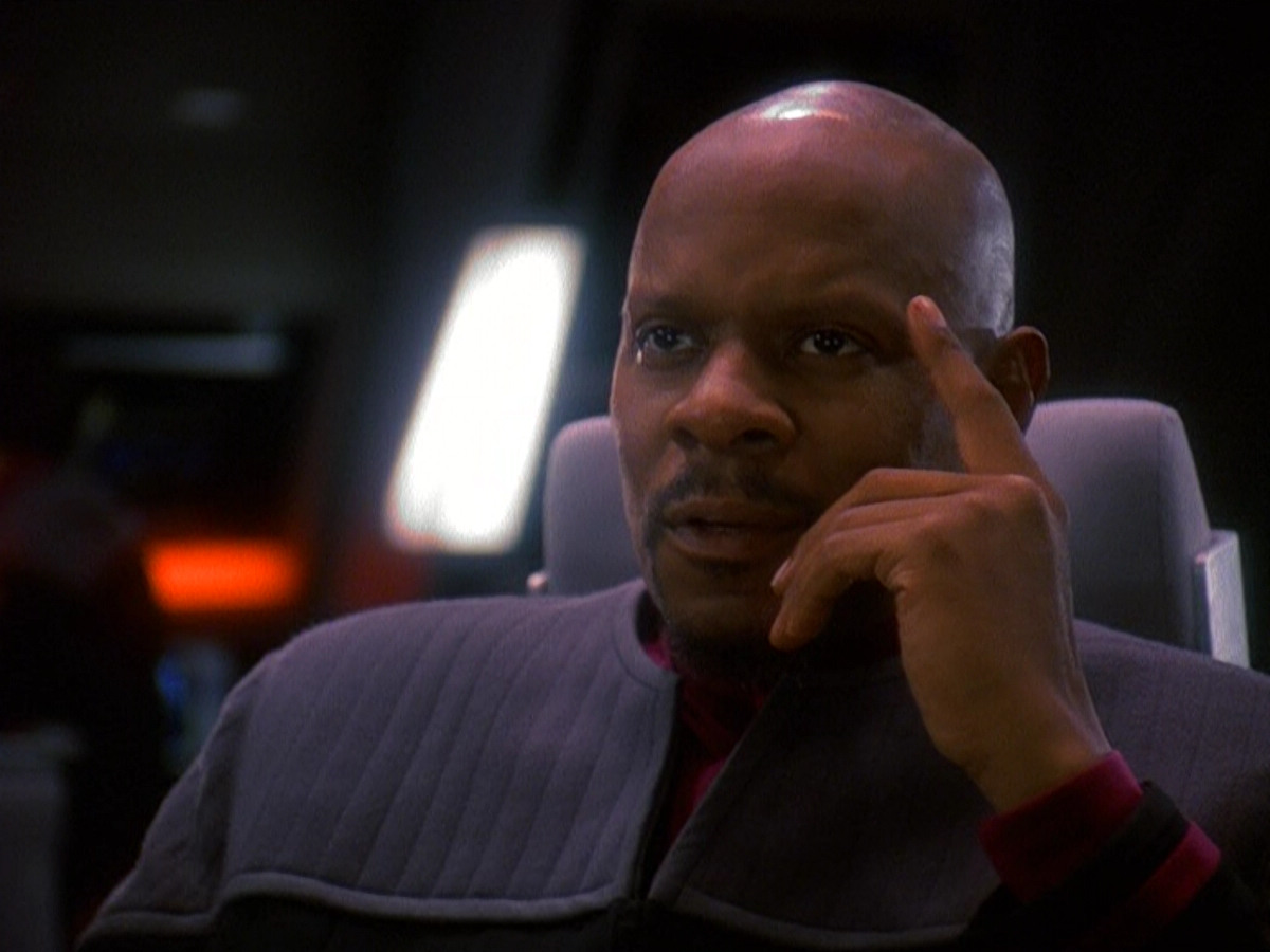 extant_StarTrek_DS9_5x13-ForTheUniform_02586.jpg