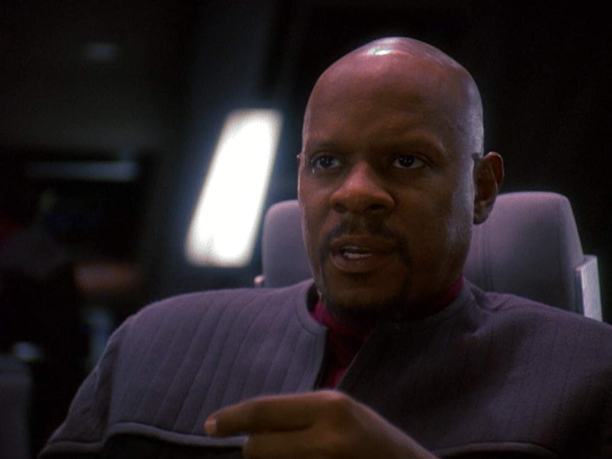 extant_StarTrek_DS9_5x13-ForTheUniform_02590.jpg
