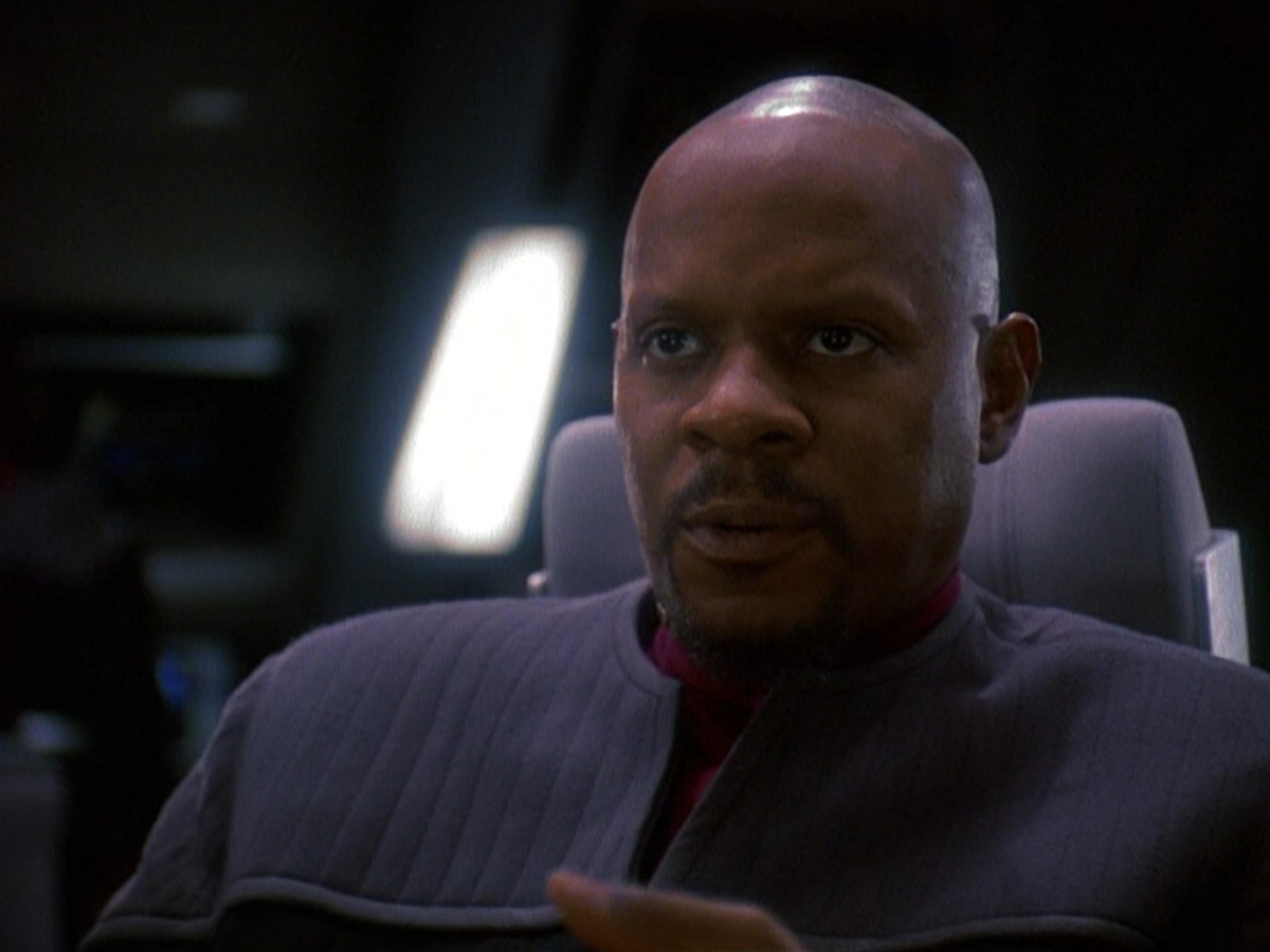 extant_StarTrek_DS9_5x13-ForTheUniform_02591.jpg