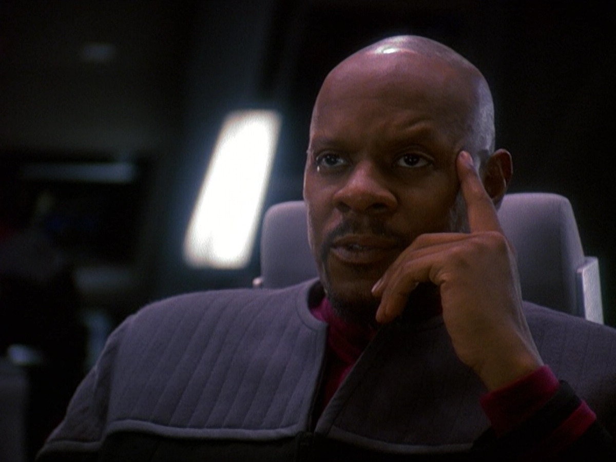extant_StarTrek_DS9_5x13-ForTheUniform_02617.jpg