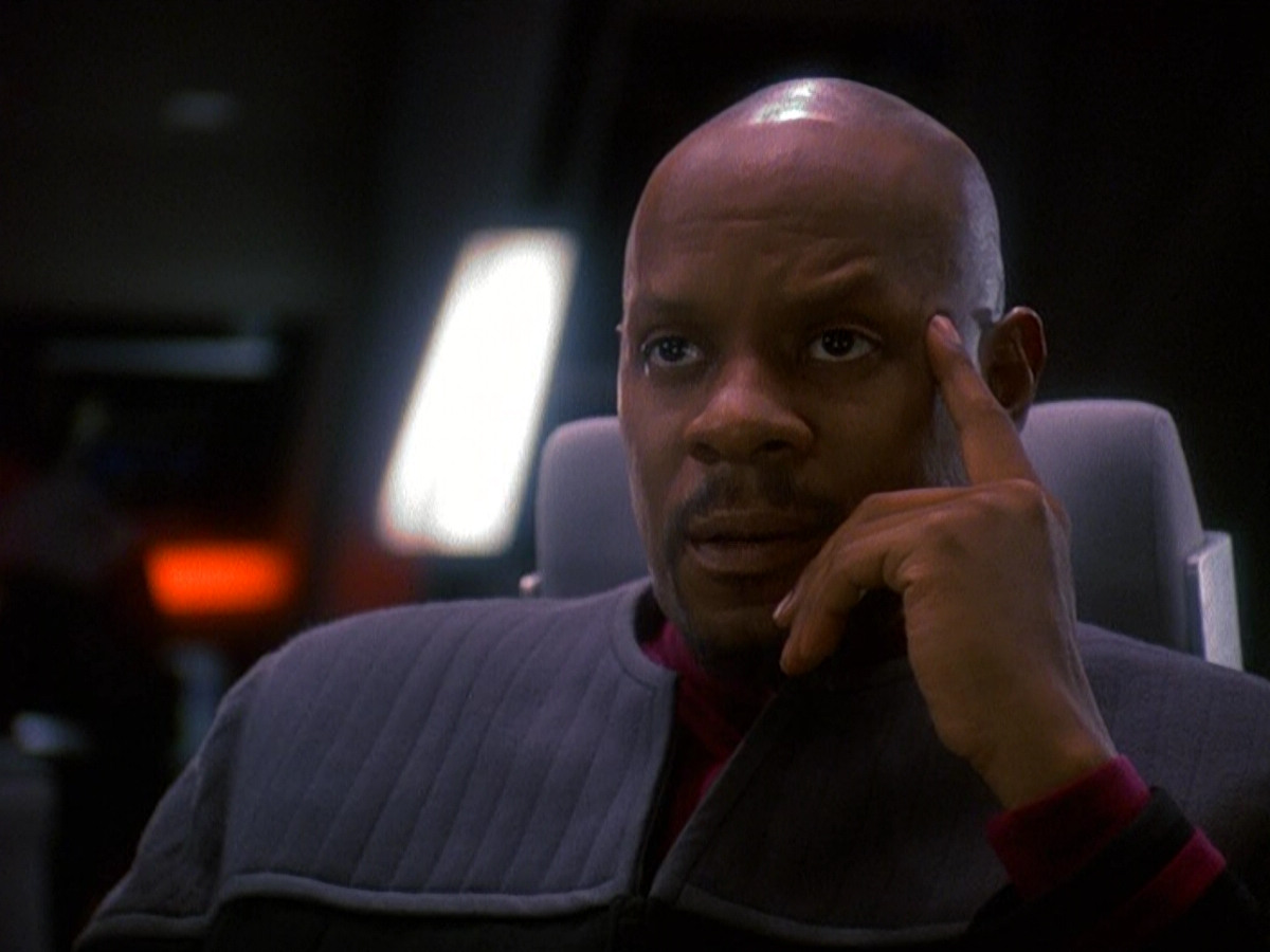 extant_StarTrek_DS9_5x13-ForTheUniform_02619.jpg