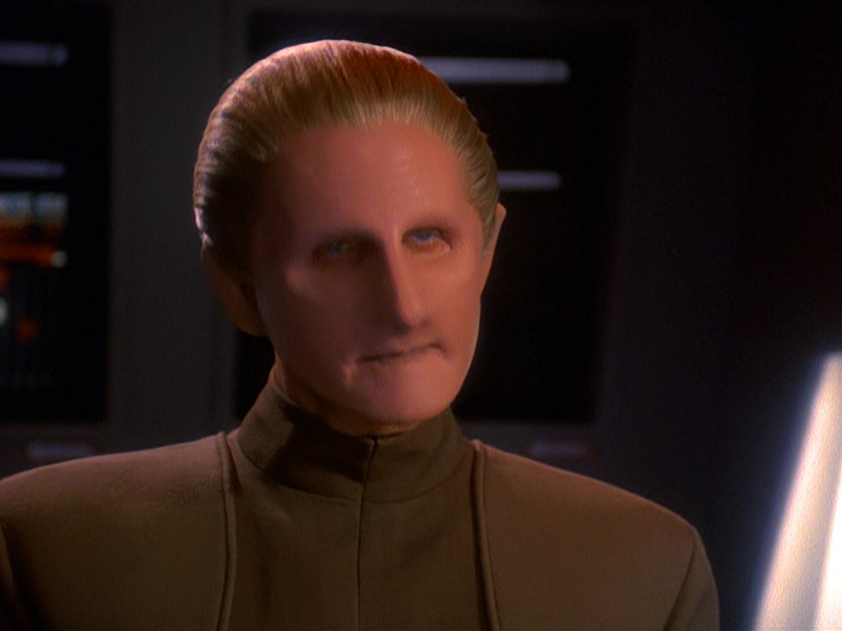 extant_StarTrek_DS9_5x13-ForTheUniform_02620.jpg