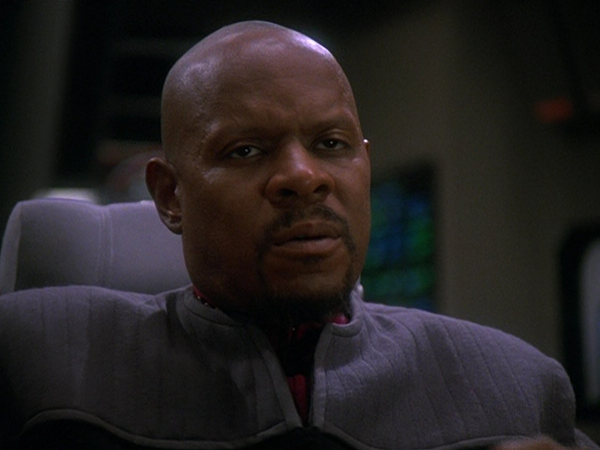 extant_StarTrek_DS9_5x13-ForTheUniform_02632.jpg