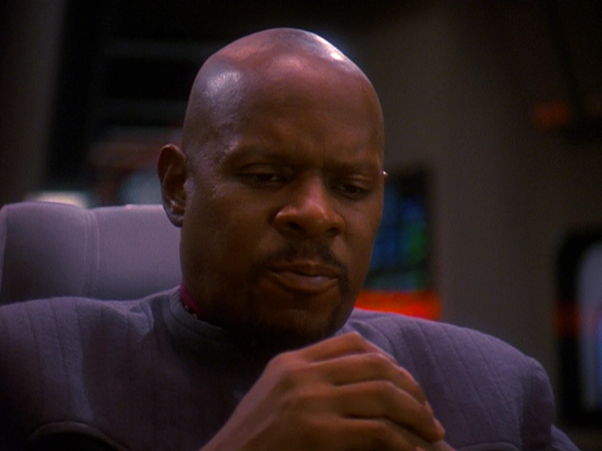 extant_StarTrek_DS9_5x13-ForTheUniform_02638.jpg
