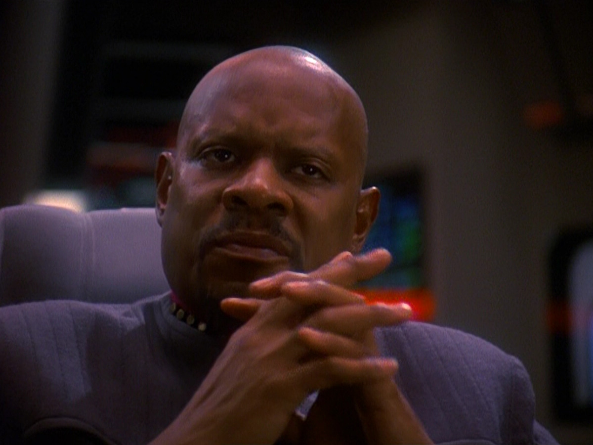 extant_StarTrek_DS9_5x13-ForTheUniform_02652.jpg