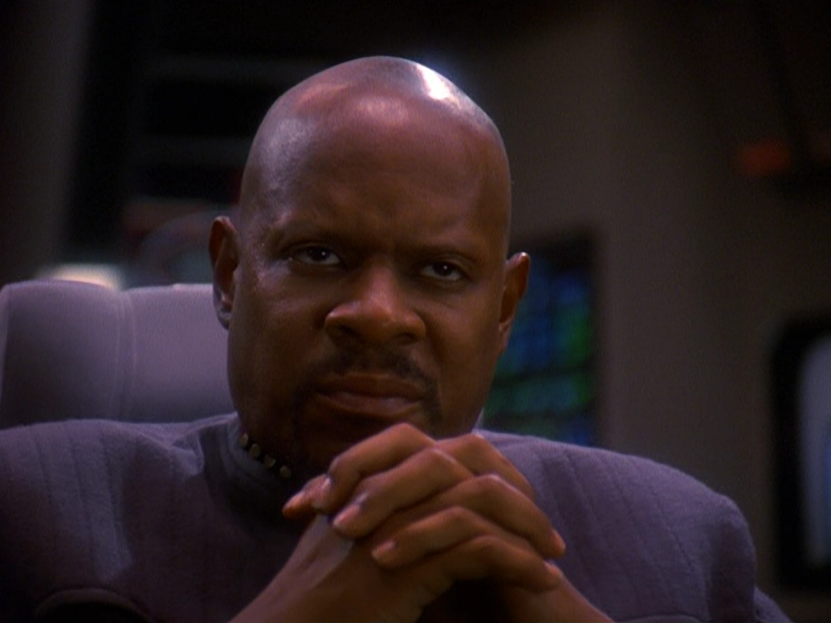 extant_StarTrek_DS9_5x13-ForTheUniform_02653.jpg
