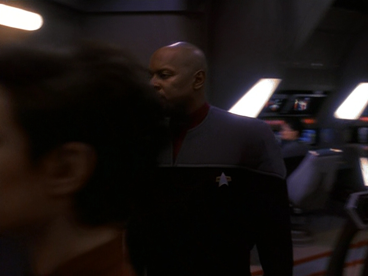 extant_StarTrek_DS9_5x13-ForTheUniform_02668.jpg