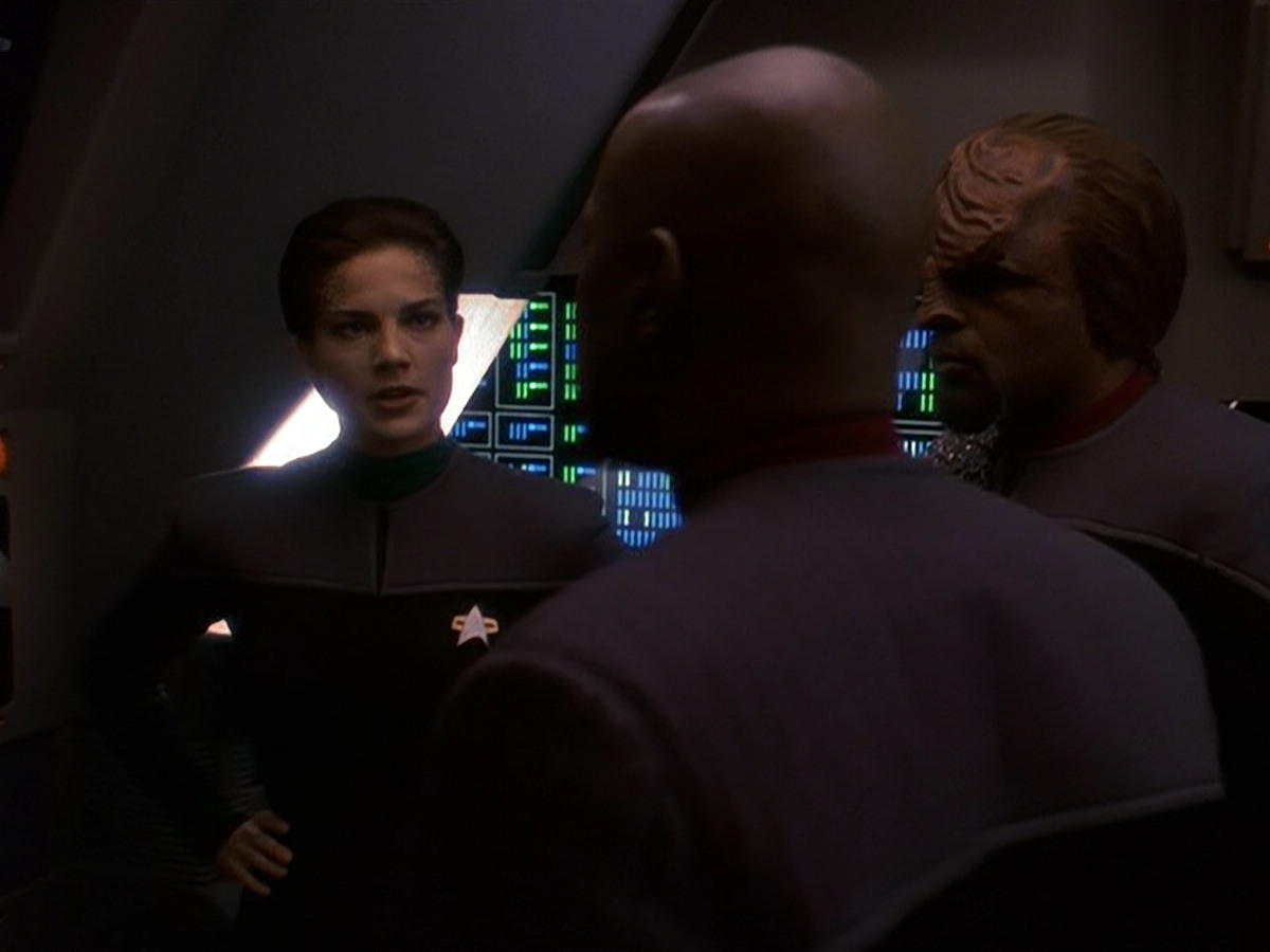 extant_StarTrek_DS9_5x13-ForTheUniform_02675.jpg