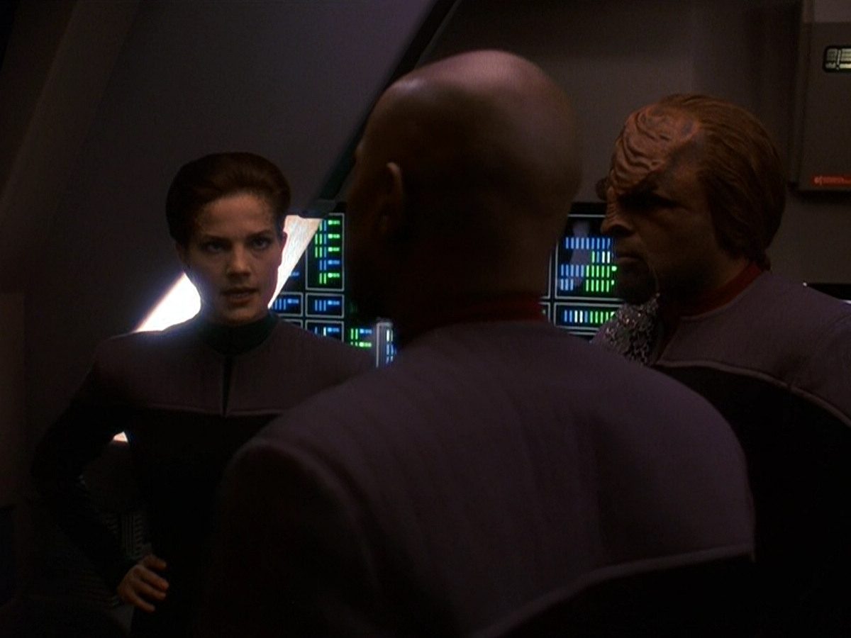 extant_StarTrek_DS9_5x13-ForTheUniform_02677.jpg
