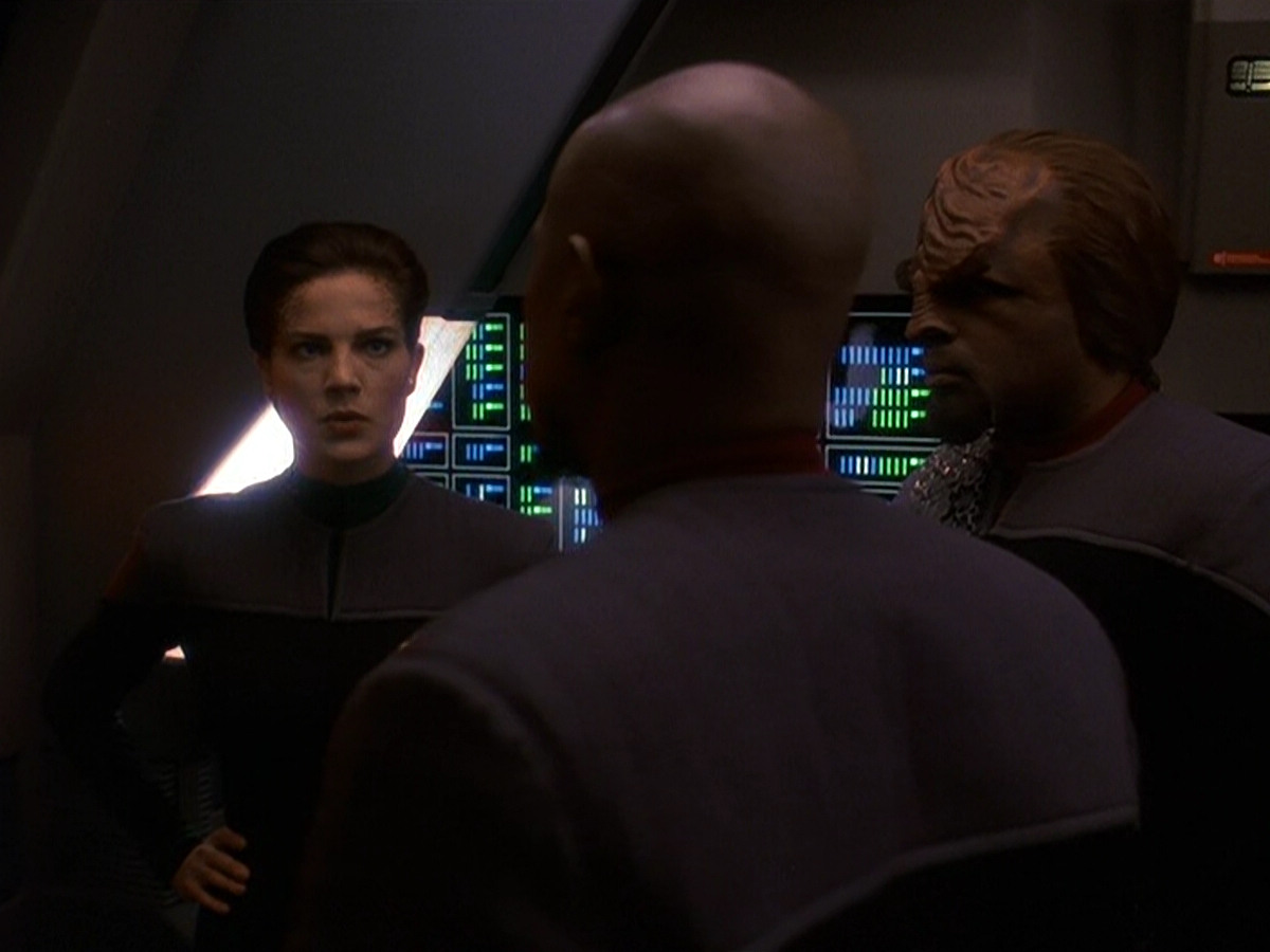 extant_StarTrek_DS9_5x13-ForTheUniform_02679.jpg