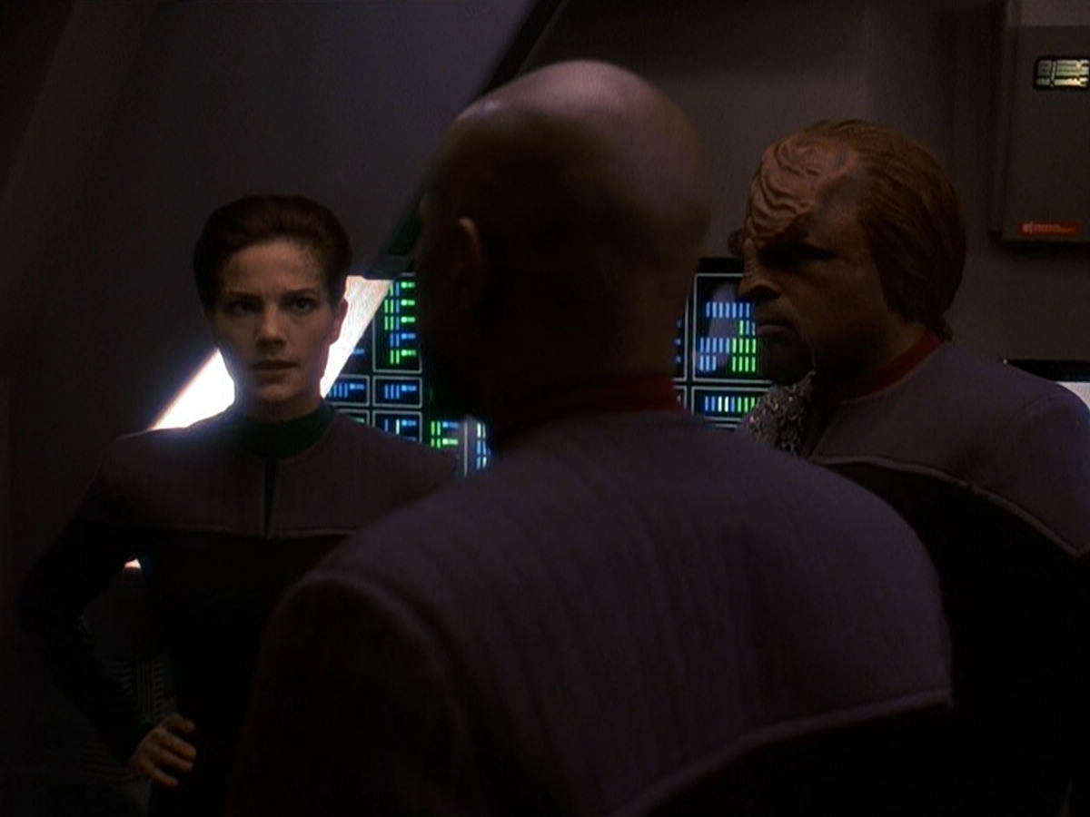 extant_StarTrek_DS9_5x13-ForTheUniform_02681.jpg
