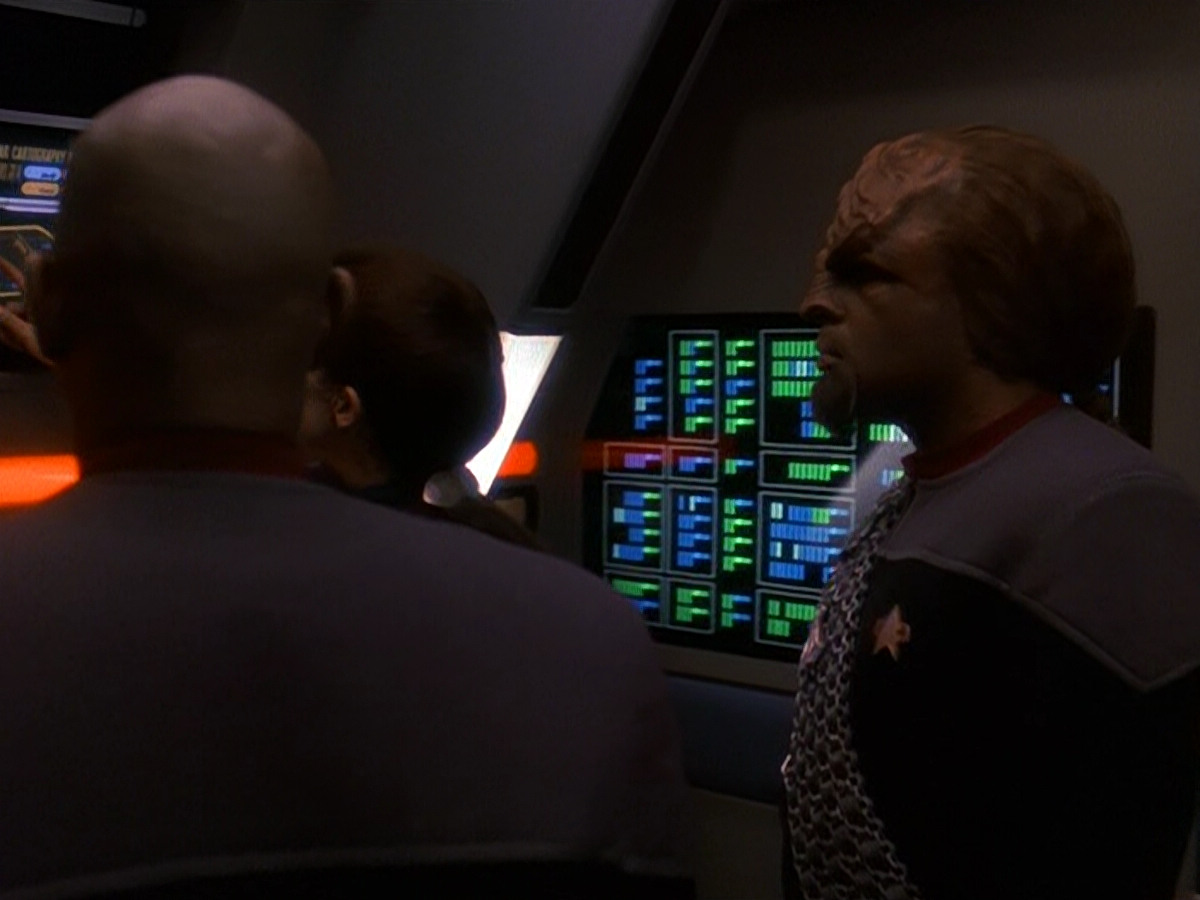 extant_StarTrek_DS9_5x13-ForTheUniform_02686.jpg