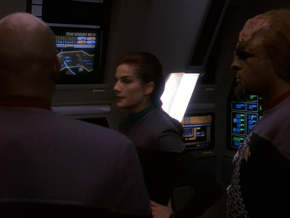 extant_StarTrek_DS9_5x13-ForTheUniform_02688.jpg
