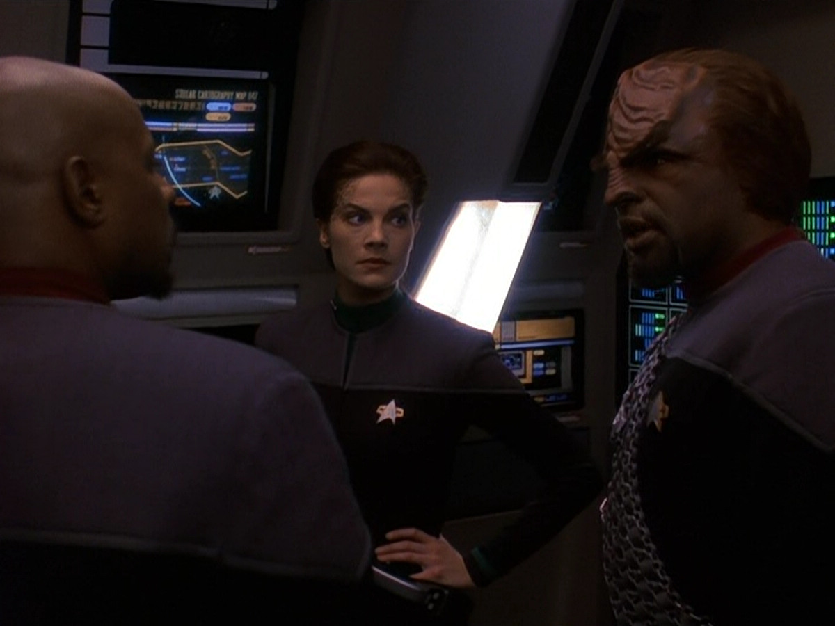 extant_StarTrek_DS9_5x13-ForTheUniform_02692.jpg