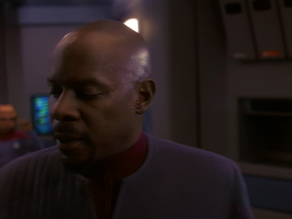 extant_StarTrek_DS9_5x13-ForTheUniform_02695.jpg