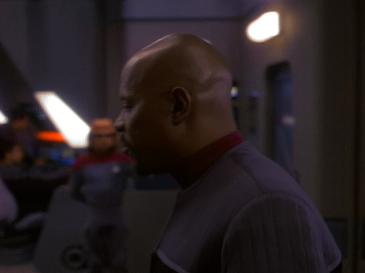 extant_StarTrek_DS9_5x13-ForTheUniform_02697.jpg