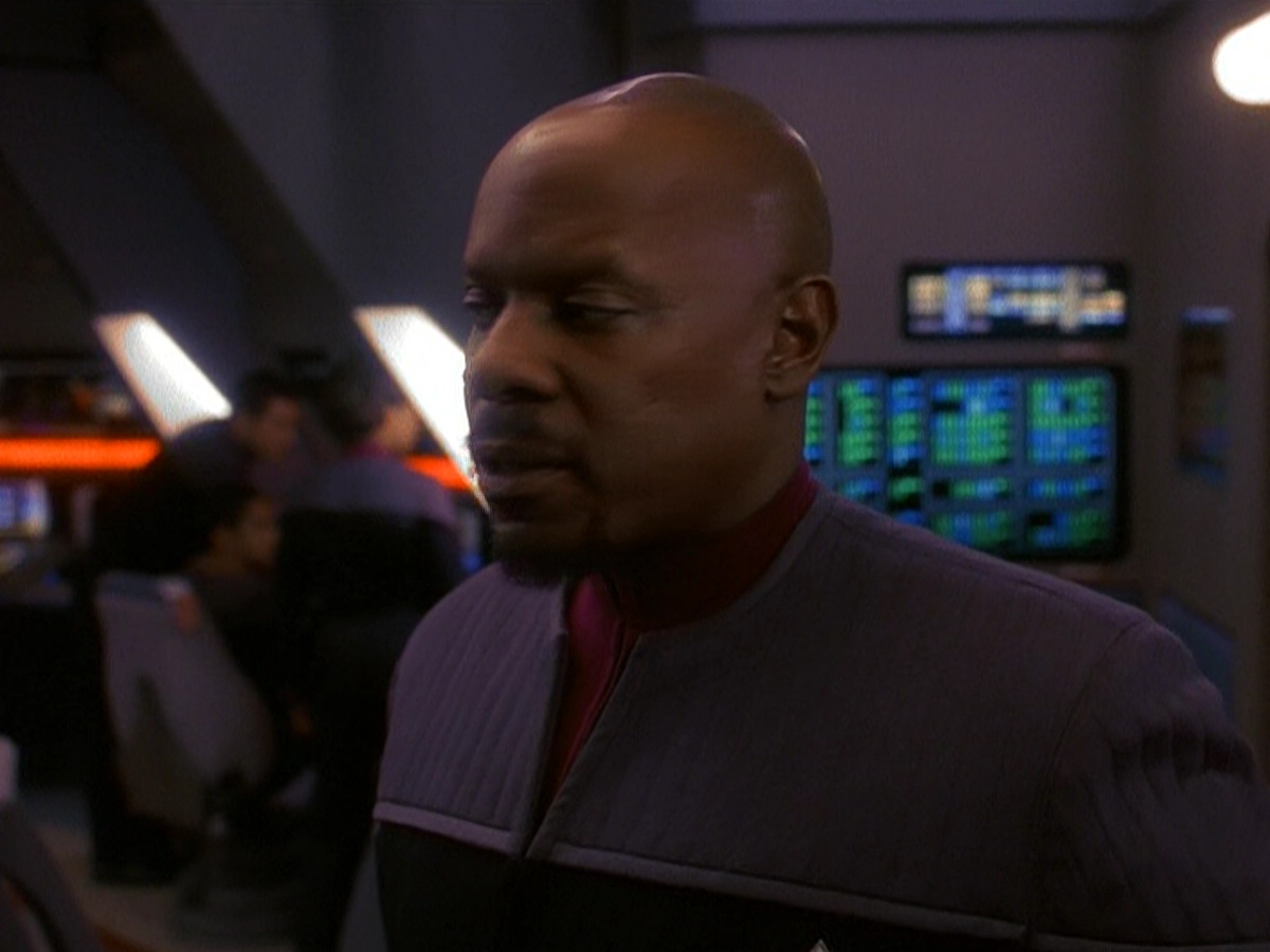 extant_StarTrek_DS9_5x13-ForTheUniform_02716.jpg