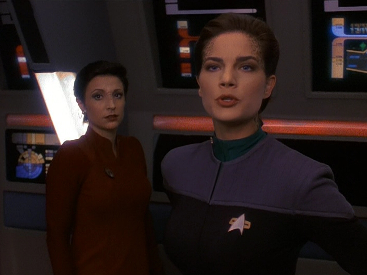 extant_StarTrek_DS9_5x13-ForTheUniform_02721.jpg