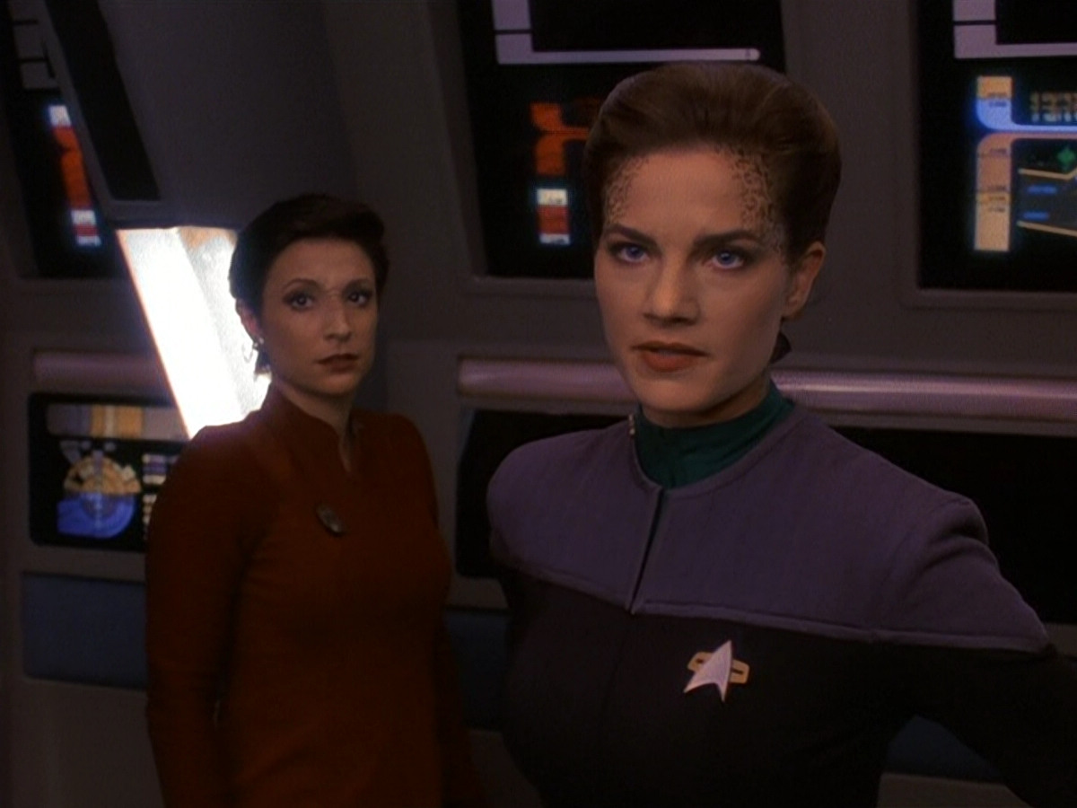 extant_StarTrek_DS9_5x13-ForTheUniform_02723.jpg