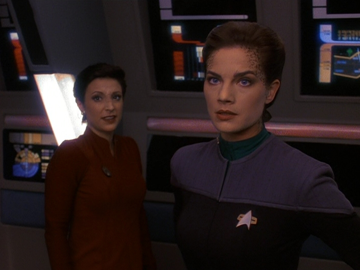 extant_StarTrek_DS9_5x13-ForTheUniform_02728.jpg