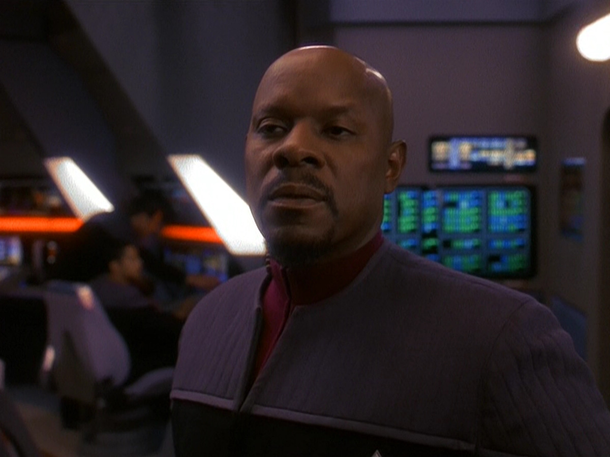 extant_StarTrek_DS9_5x13-ForTheUniform_02733.jpg