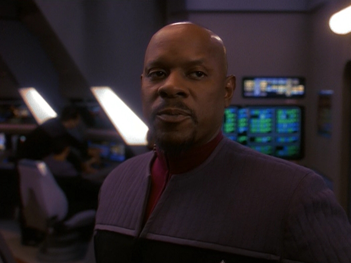 extant_StarTrek_DS9_5x13-ForTheUniform_02748.jpg