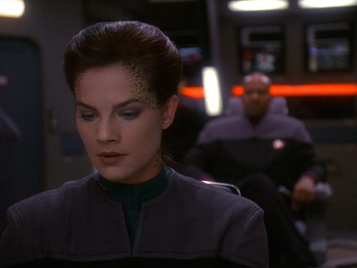 extant_StarTrek_DS9_5x13-ForTheUniform_02756.jpg