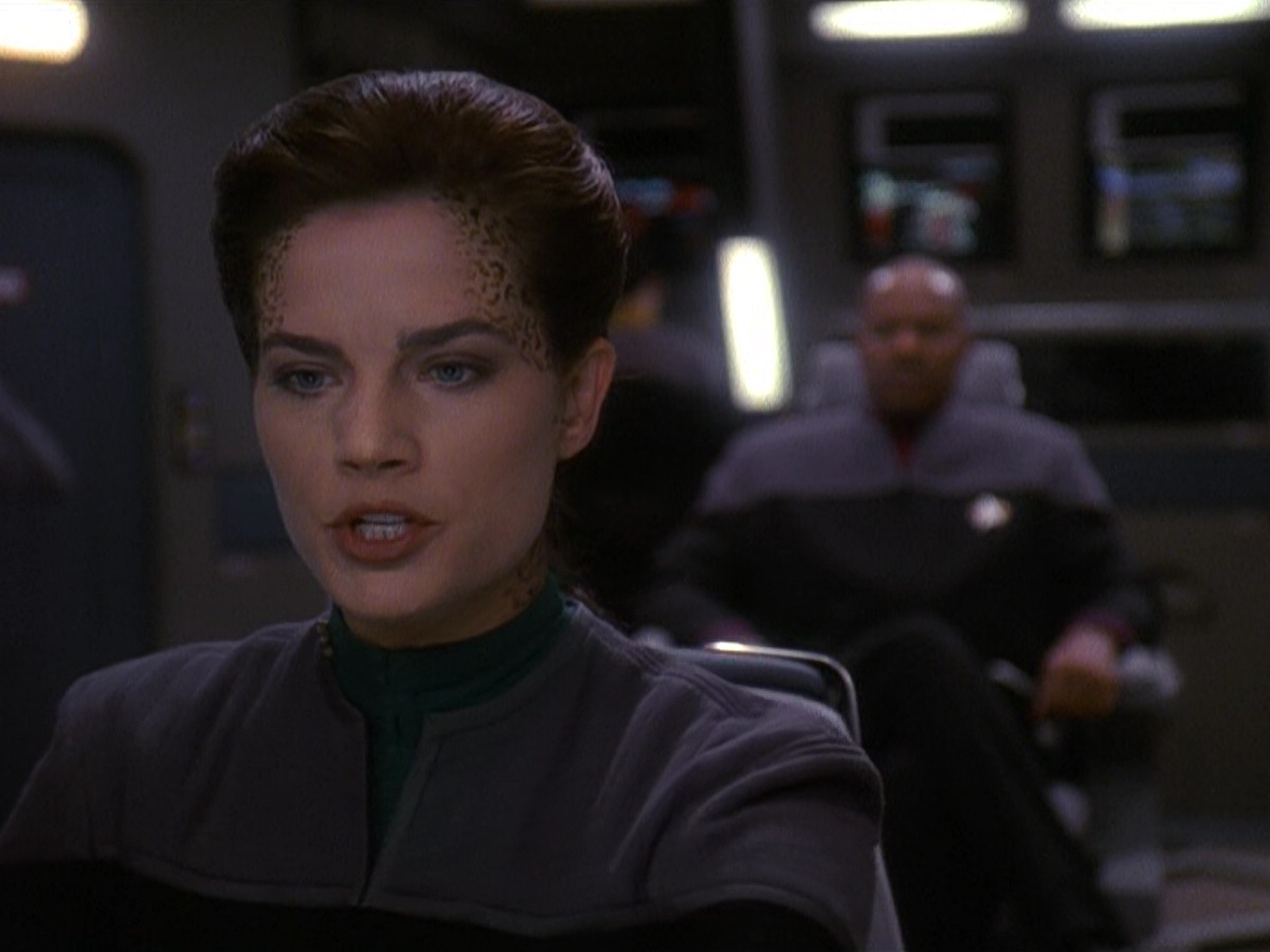 extant_StarTrek_DS9_5x13-ForTheUniform_02758.jpg