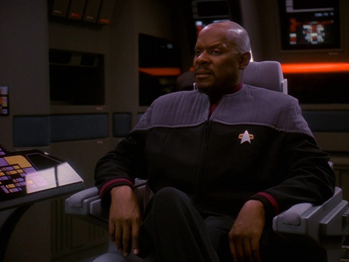 extant_StarTrek_DS9_5x13-ForTheUniform_02781.jpg