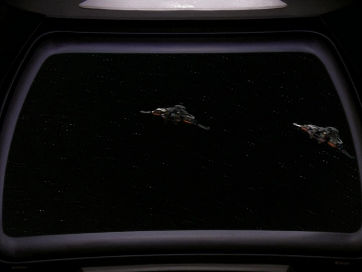 extant_StarTrek_DS9_5x13-ForTheUniform_02815.jpg