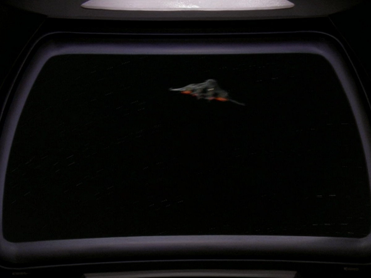 extant_StarTrek_DS9_5x13-ForTheUniform_02818.jpg