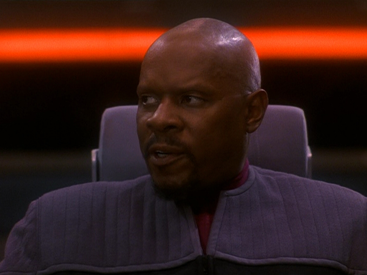 extant_StarTrek_DS9_5x13-ForTheUniform_02824.jpg
