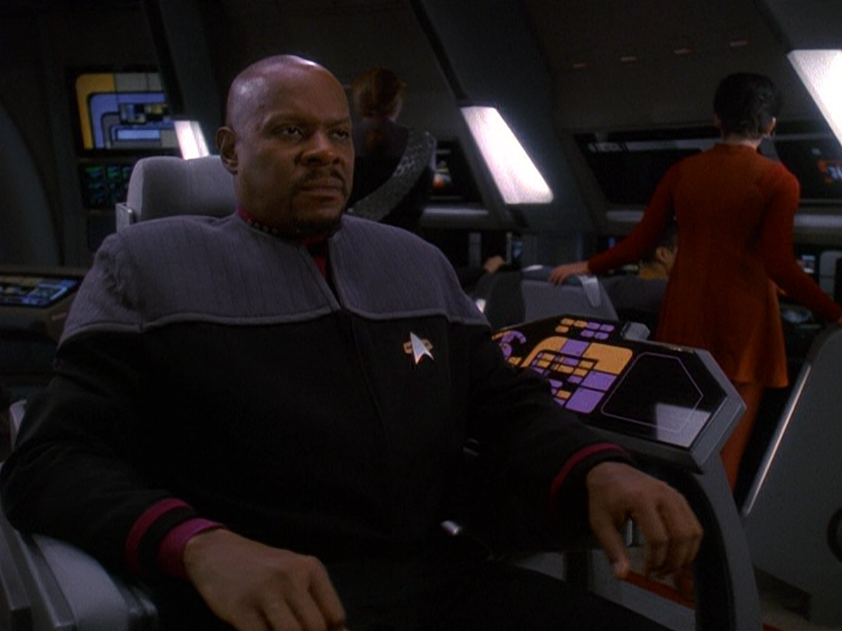 extant_StarTrek_DS9_5x13-ForTheUniform_02906.jpg