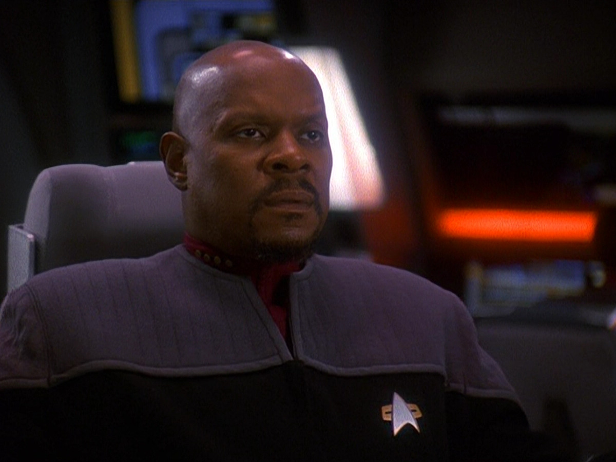 extant_StarTrek_DS9_5x13-ForTheUniform_02927.jpg