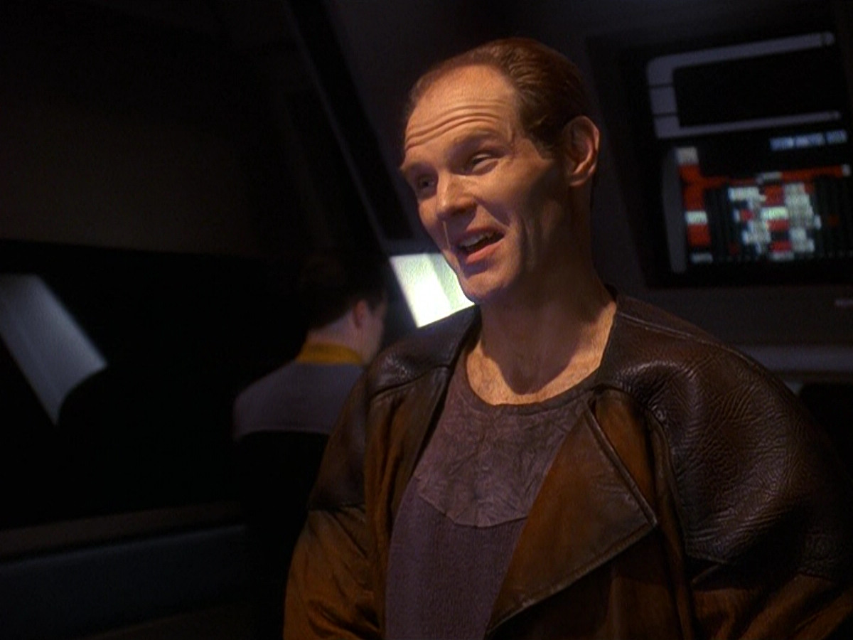 extant_StarTrek_DS9_5x13-ForTheUniform_02941.jpg