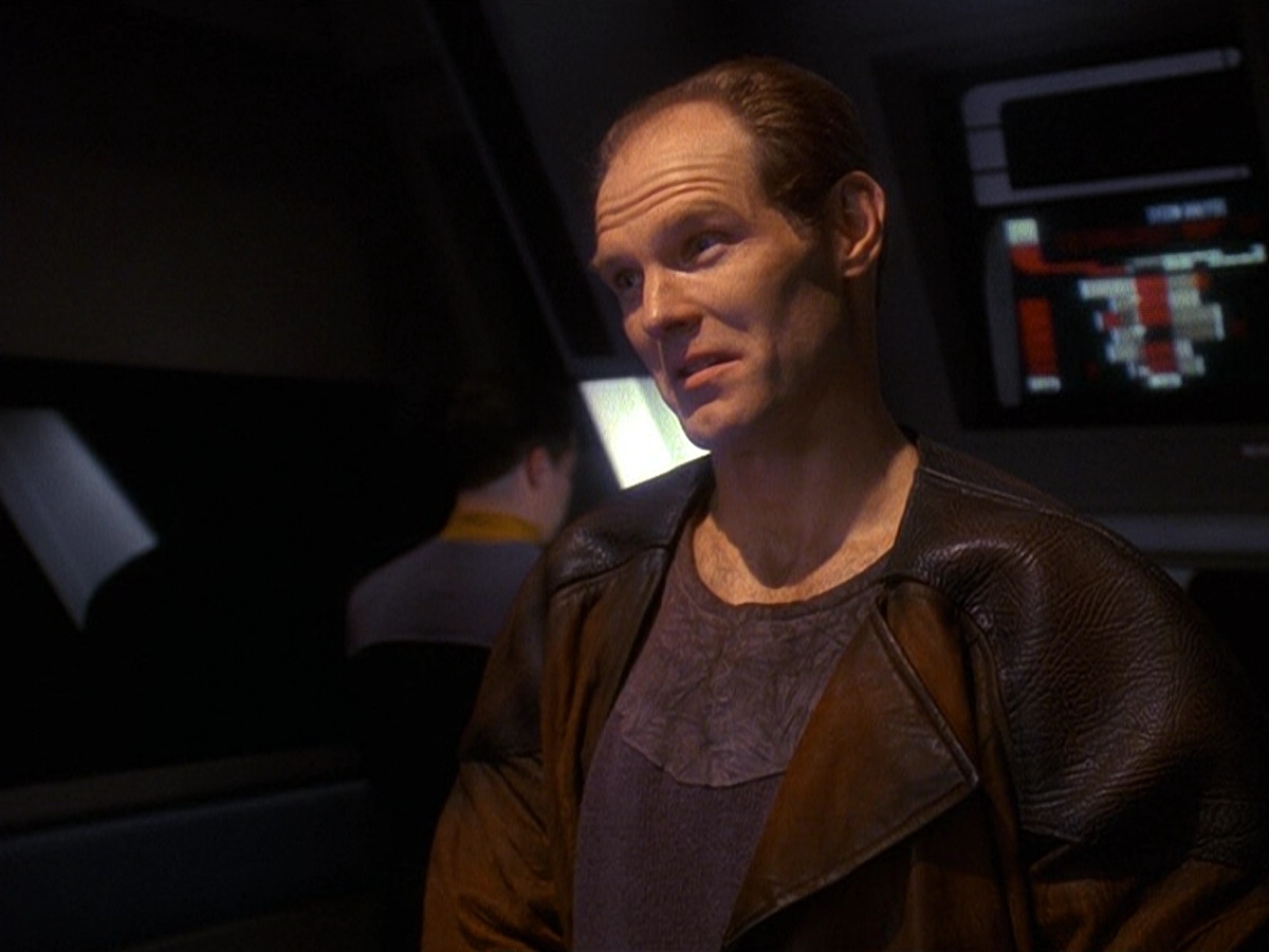 extant_StarTrek_DS9_5x13-ForTheUniform_02942.jpg