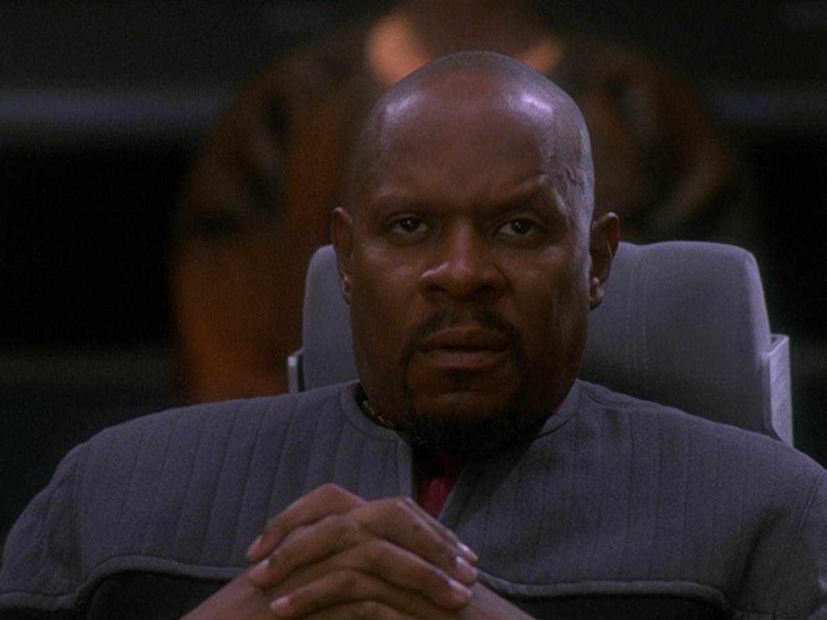 extant_StarTrek_DS9_5x13-ForTheUniform_02944.jpg