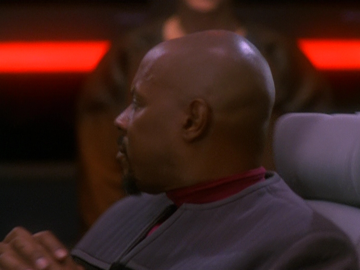 extant_StarTrek_DS9_5x13-ForTheUniform_02953.jpg