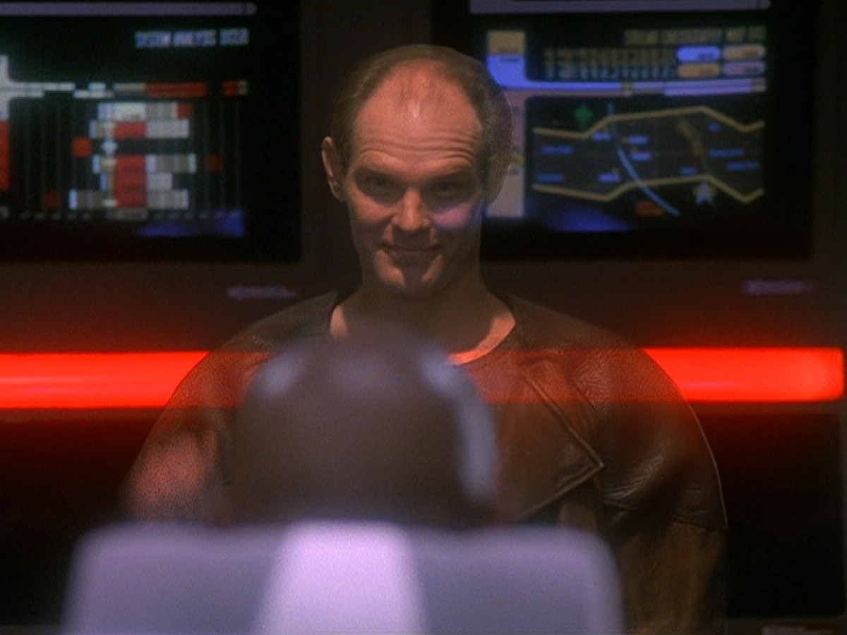 extant_StarTrek_DS9_5x13-ForTheUniform_02959.jpg