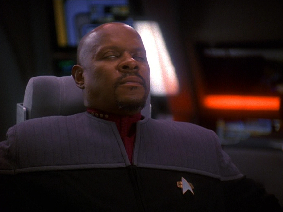 extant_StarTrek_DS9_5x13-ForTheUniform_02966.jpg