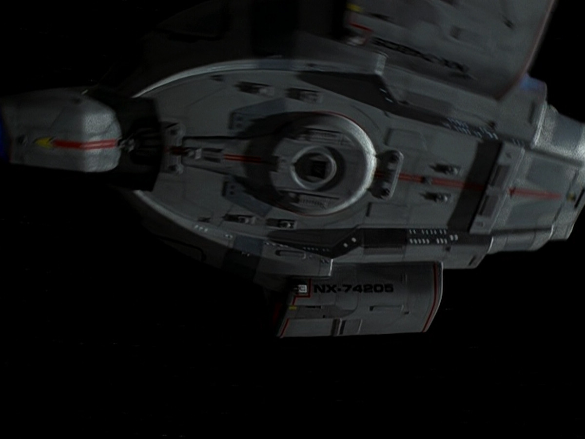 extant_StarTrek_DS9_5x13-ForTheUniform_02977.jpg
