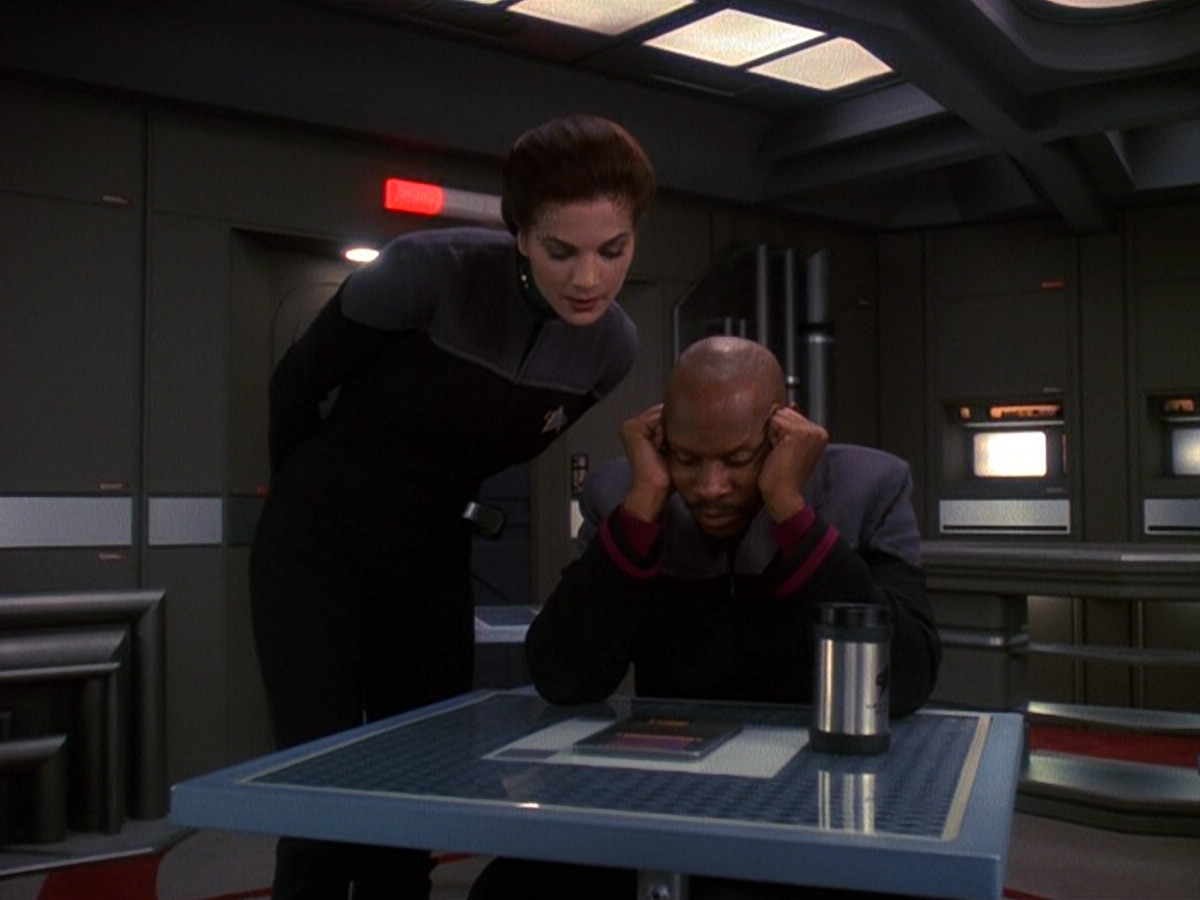 extant_StarTrek_DS9_5x13-ForTheUniform_03031.jpg