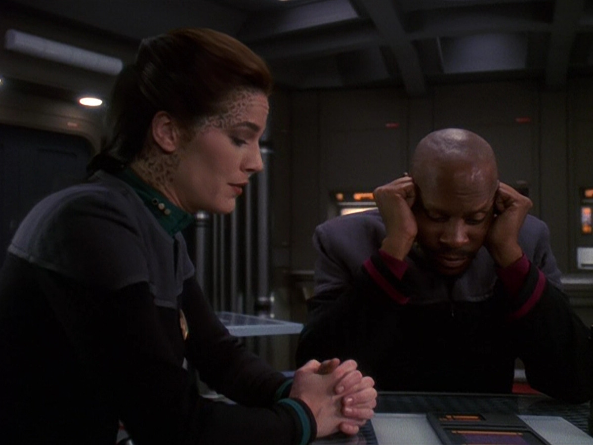 extant_StarTrek_DS9_5x13-ForTheUniform_03041.jpg