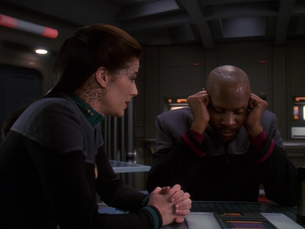 extant_StarTrek_DS9_5x13-ForTheUniform_03045.jpg