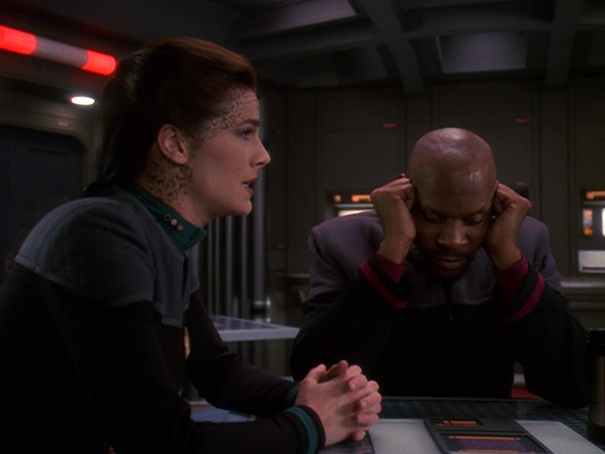 extant_StarTrek_DS9_5x13-ForTheUniform_03049.jpg