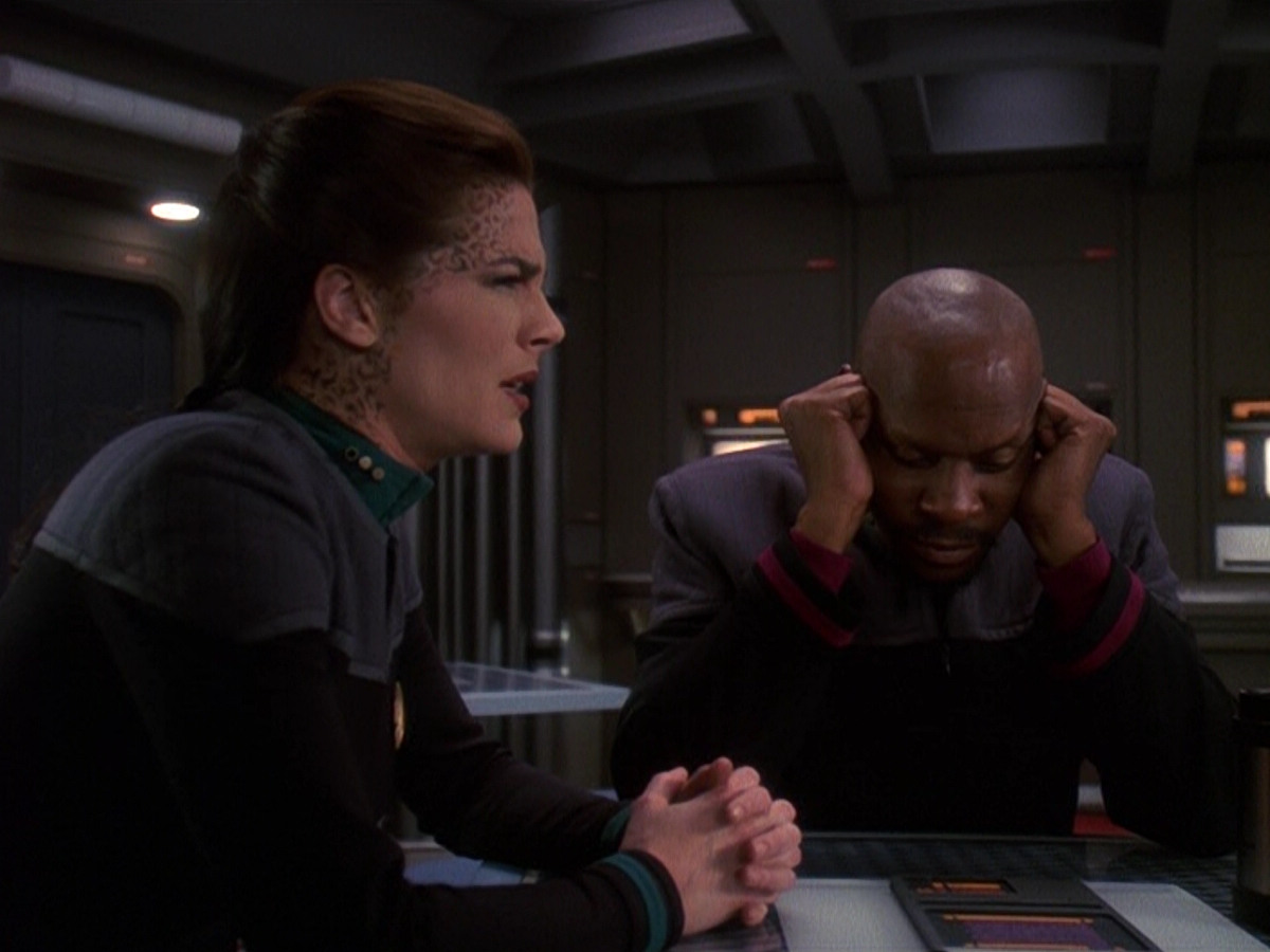 extant_StarTrek_DS9_5x13-ForTheUniform_03051.jpg